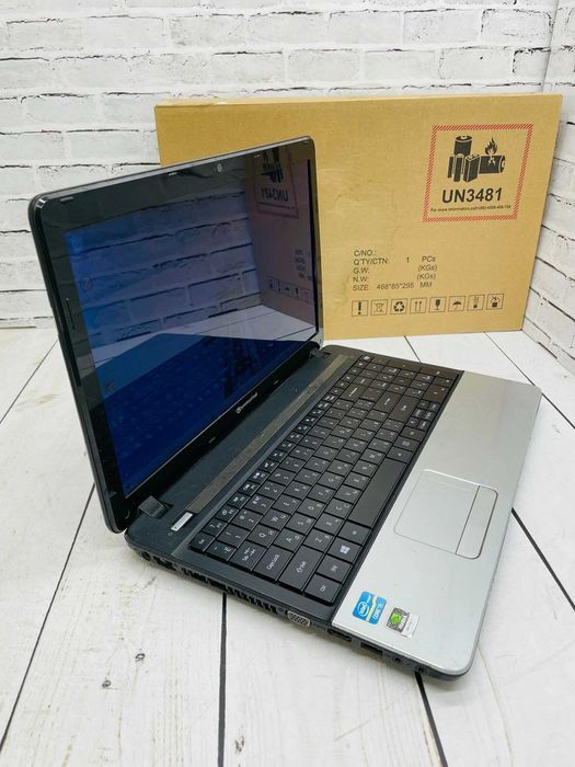Packard Bell ноутбук Core i5 / SSD / GeForce для игр быстры