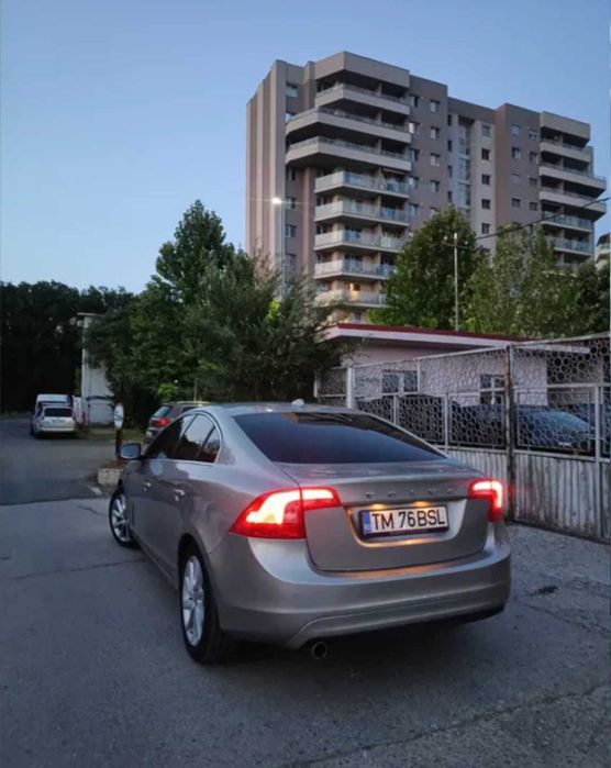 Vând Volvo s60 2015