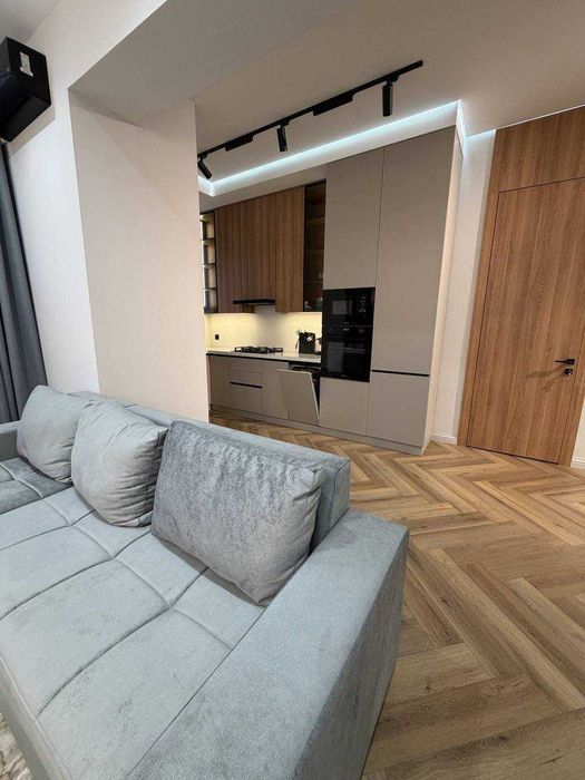 Супер Цена ! Продается 3 Комнатная Квартира на Алайском !