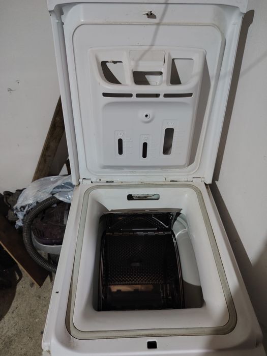 Vand masina spalat haine whirlpool