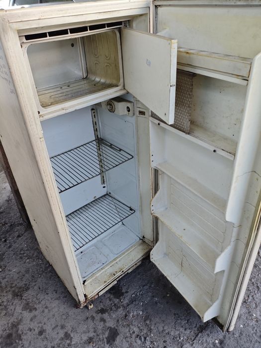 Холодильник рабочий