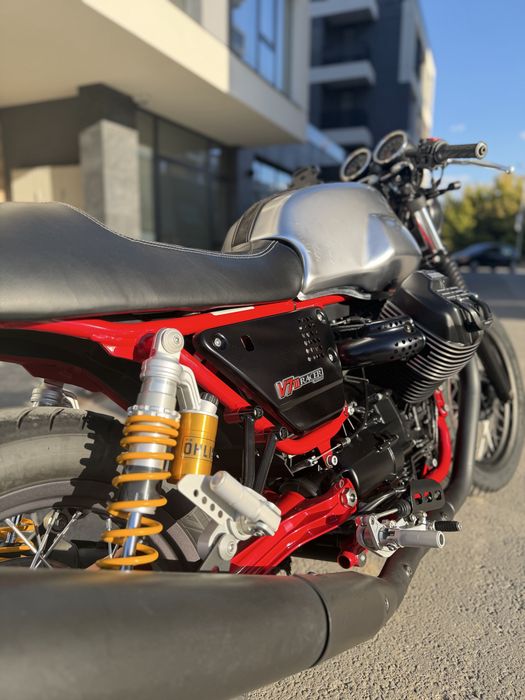 Moto Guzzi V7 III Racer | Öhlins | Brembo | Numbered edition