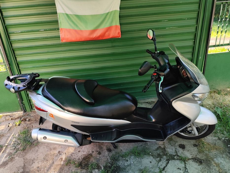 Сузуки Бъргман 200 Suzuki burgman 200