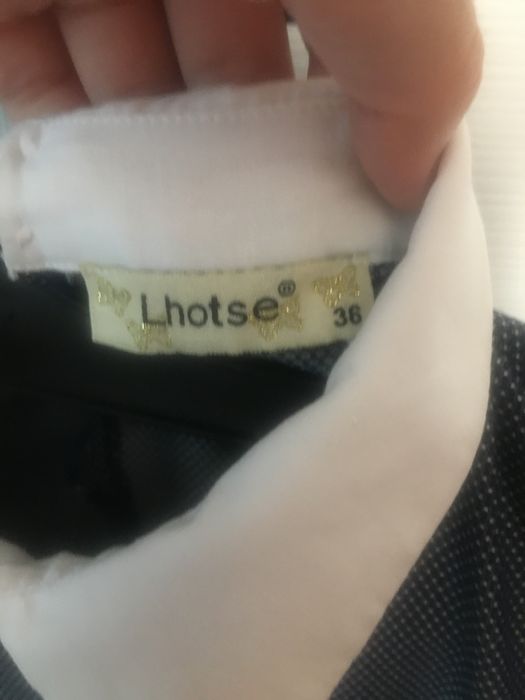 Платье с воротником