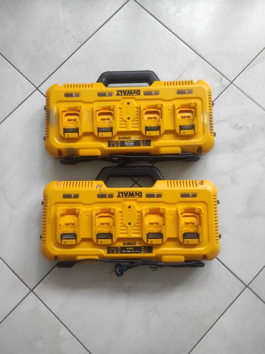 Încărcător 4 posturi DEWALT  DCB 104