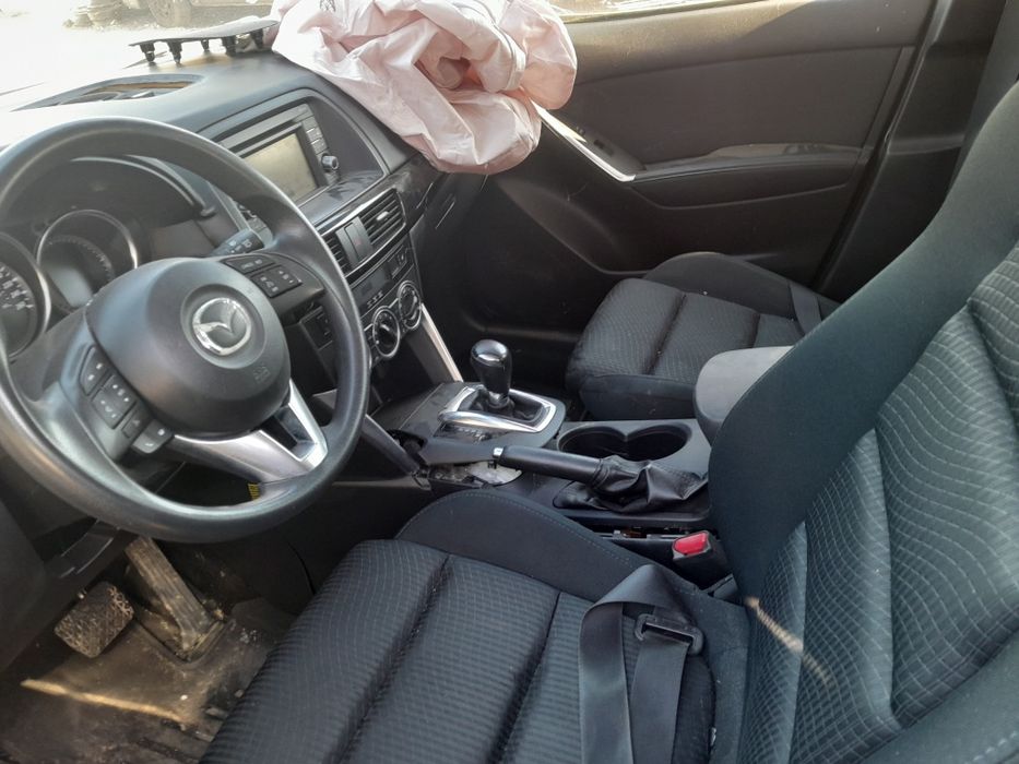 Продавам мазда сх5 2015 година