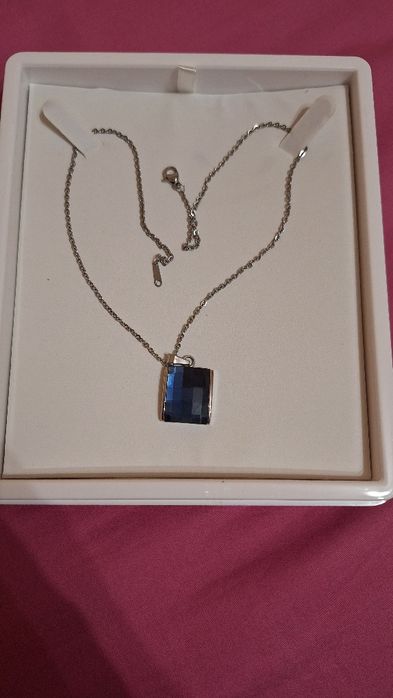 Колие и обеци със Сваровски