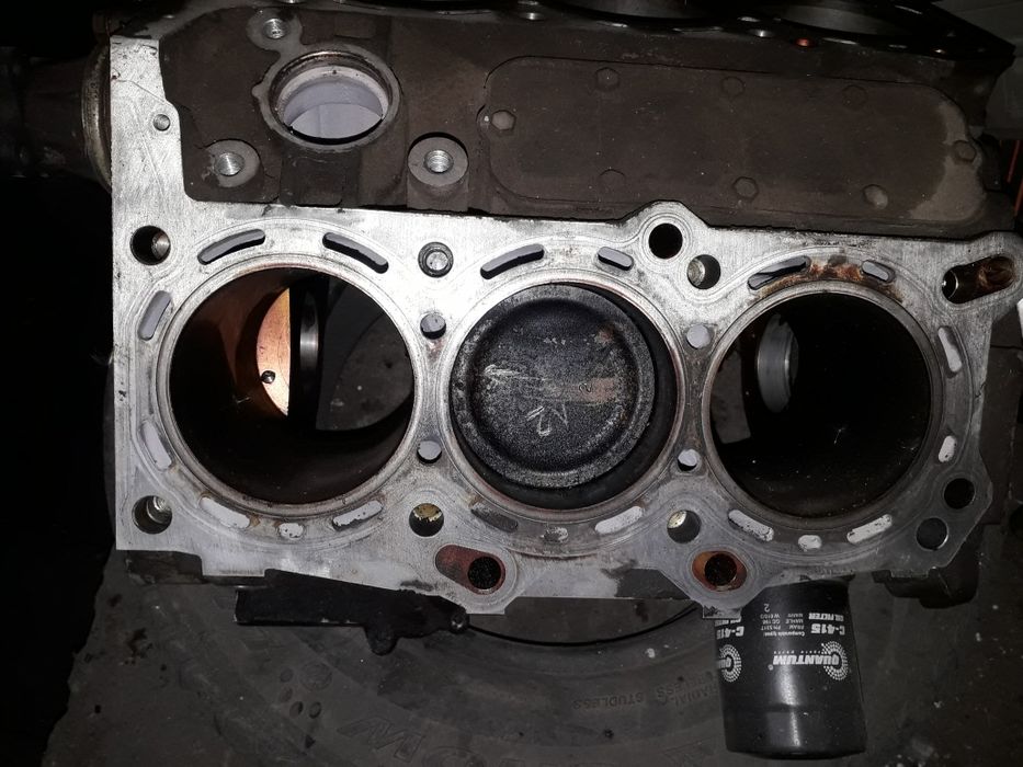 Двигатель Сузуки хл7, компрессор кондиционера, впуск