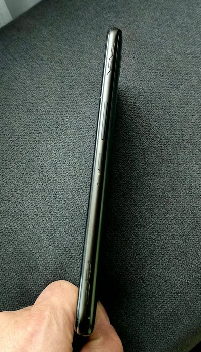 Asus rog Phone 2 model ZS660KL