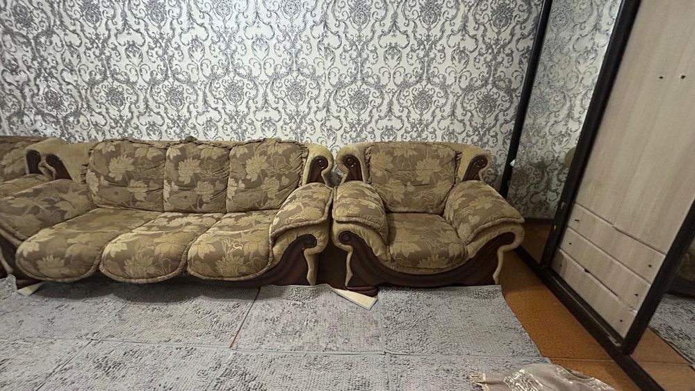 Продам диван б/у самовывоз