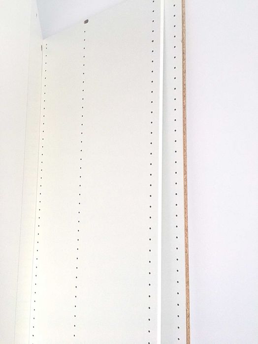 Cadru Dulap PAX Alb de la IKEA - placa dezlipita