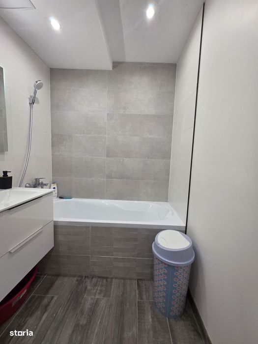 Apartament 3 camere decomandate, zona Campului