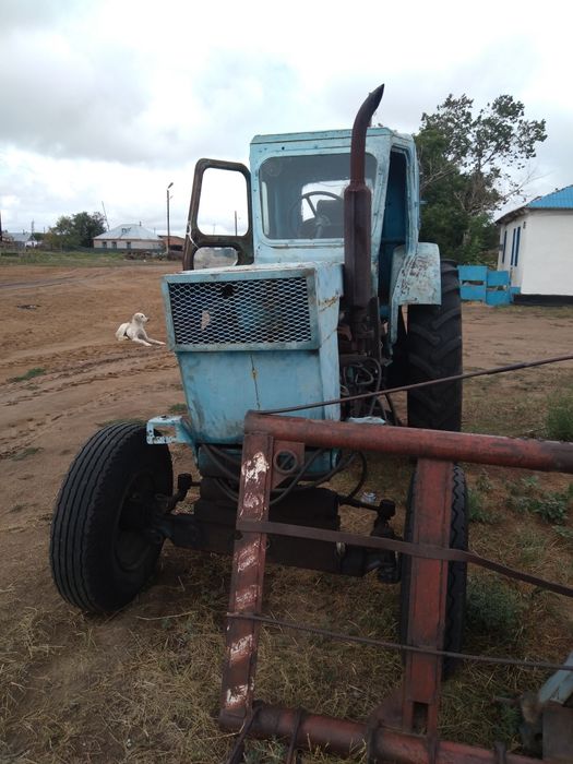 Продам трактор  Б/У