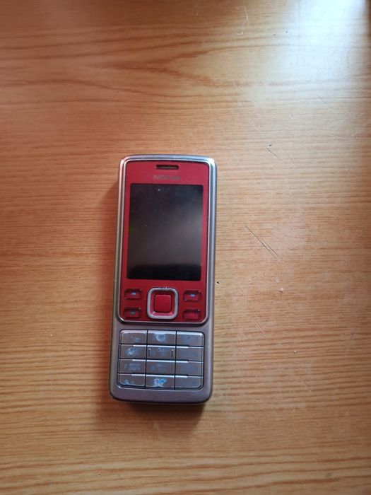 Продаю телефон 6300