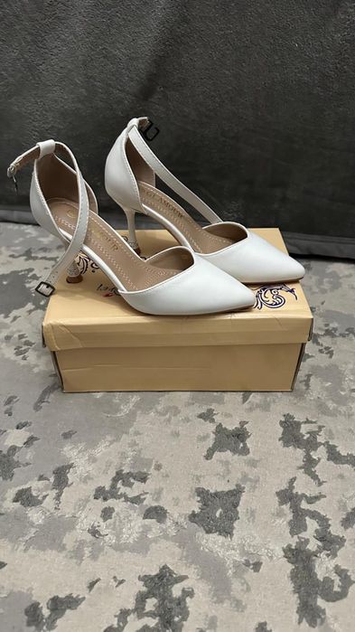 Женский туфли почти новый