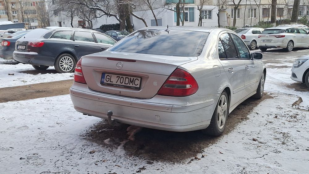 Vând Mercedes E Class Avangarde