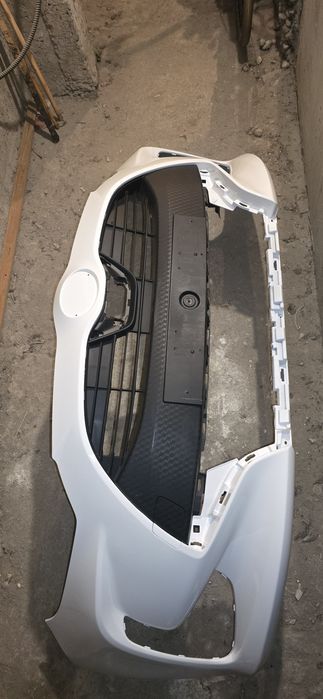 Предна броня за тойота ярис