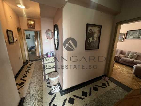 Продава се Тристаен апартамент в Пловдив, Център - 90 кв.м за 1889 €/кв.м - Снимка #10