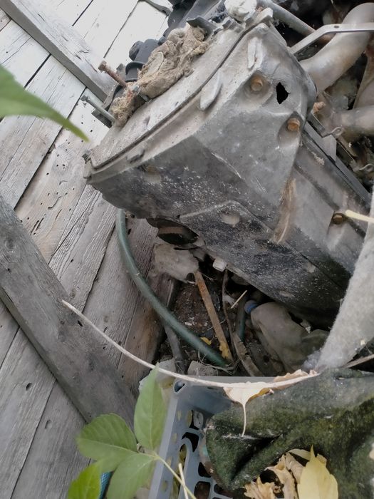 Запчасти на Мерседес 210