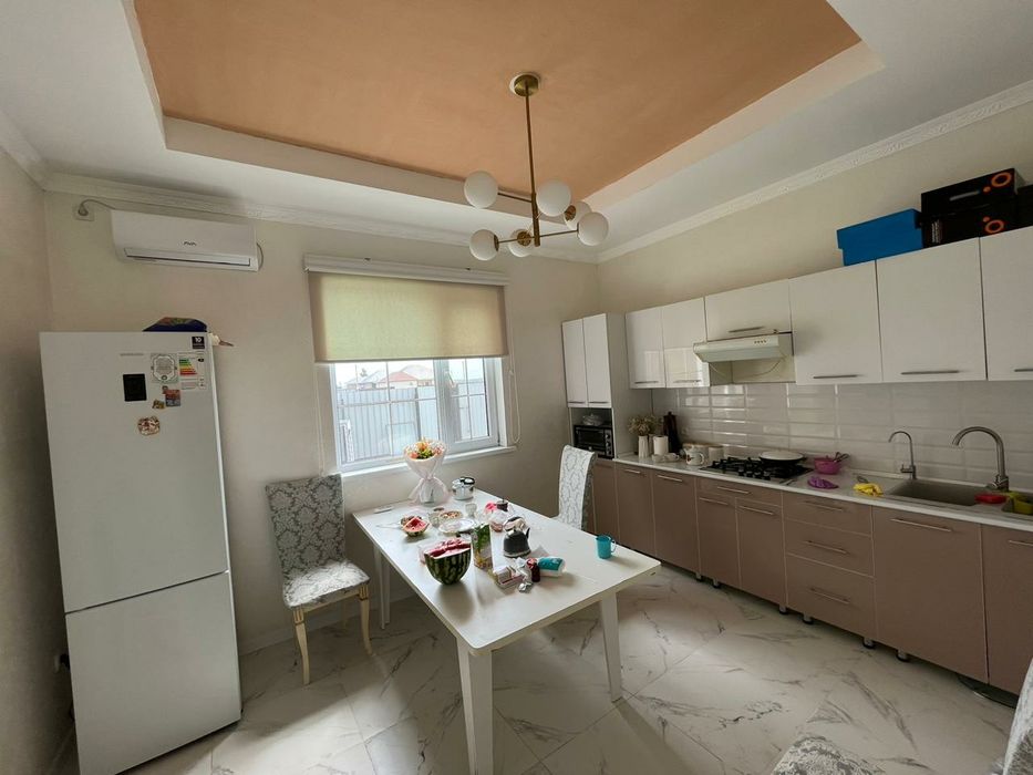 Продам дом с гаражом