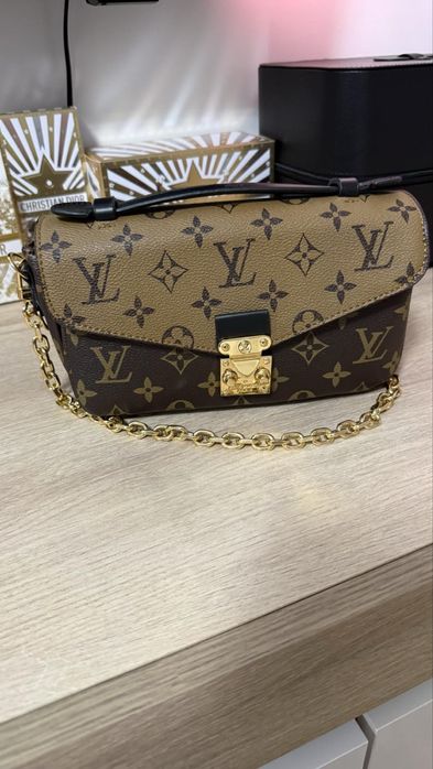 Дамски чанти Louis Vuittin