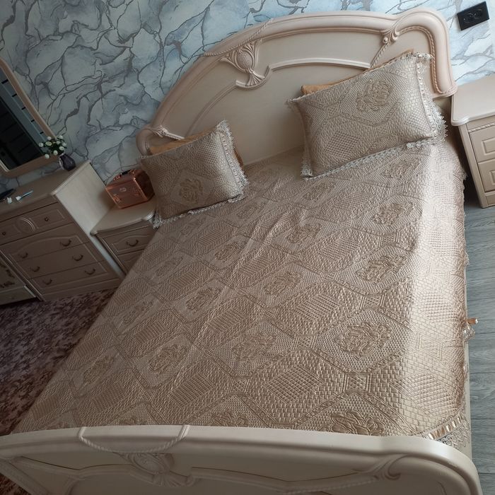 Кровать двуспальная