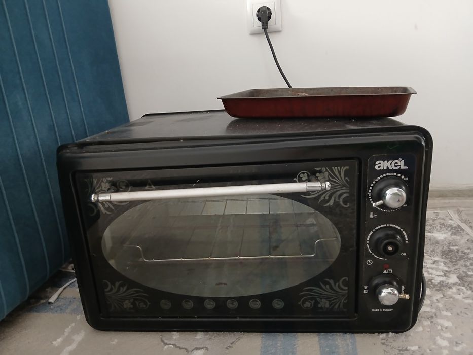 Продам духовку всё работает