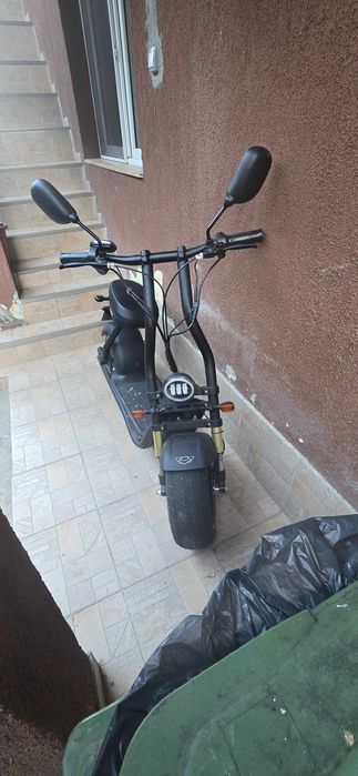 Se vinde moped electric .Mini harley