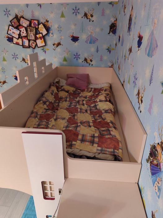 Продам кровать детскую.