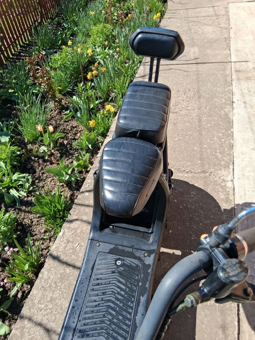 Vînd scuter electric