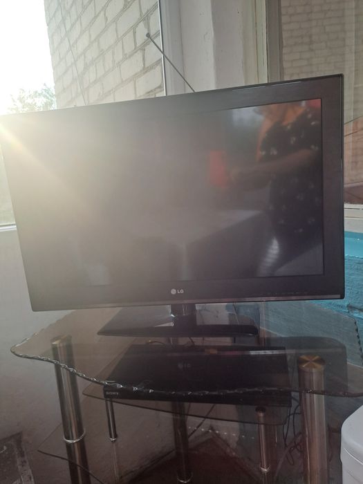 Продам жк телевизор