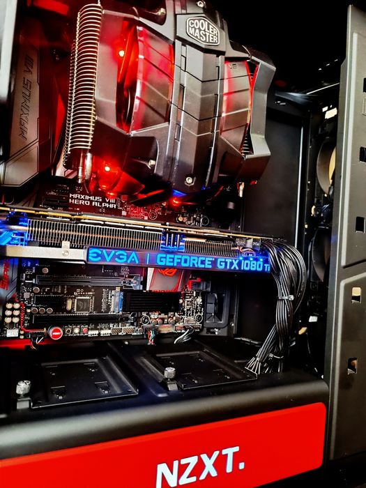 PC Gaming Intel i7-6700K 4.5GHz / GTX 1080Ti EVGA / 16 GB RAM Kingston / WiFi + Bluetooth / 335 FPS Cs2