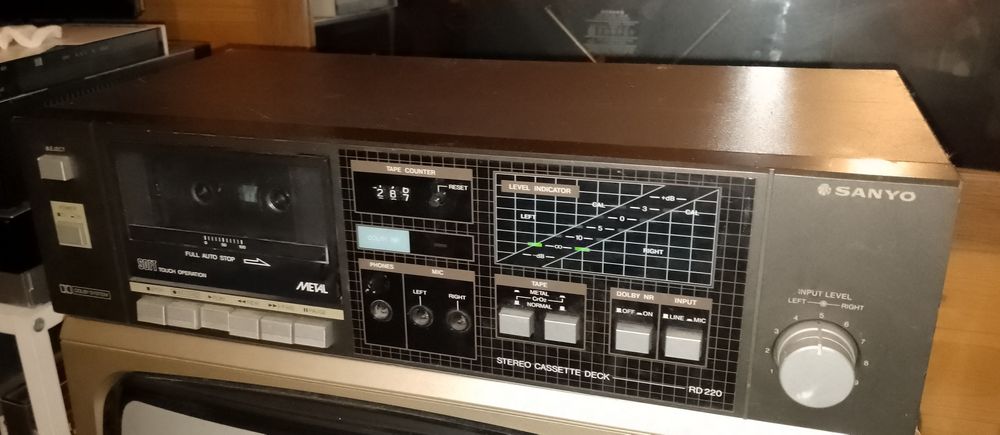 Sanyo RD 220 Stereo Tape Deck