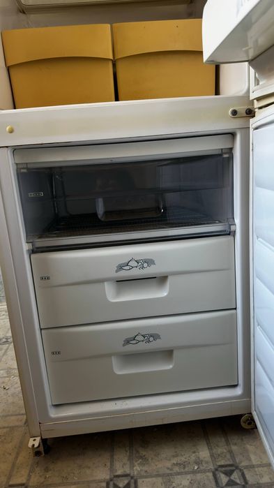 Продается б/у стиральная машина Индезит и двухкамерный холодильник