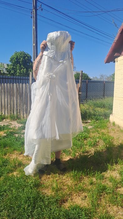 Vând rochie de mireasă