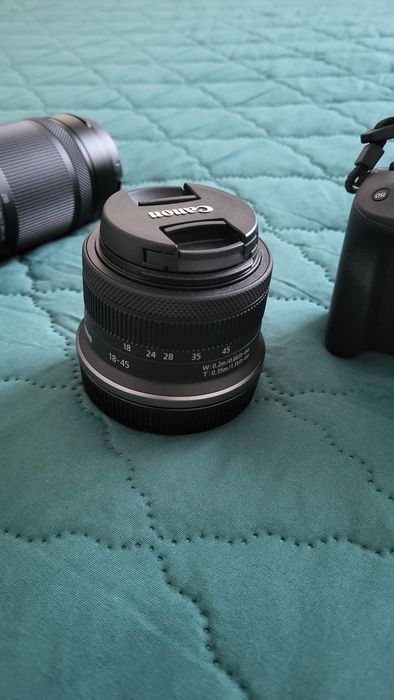 Canon EOS R50 + обектив Canon RF-S 18-45mm + обектив Canon