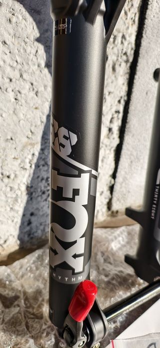 Нова FOX RACING SHOX 38 FLOAT Rhythm 27.5" 170mm GRIP BOOST 15x110mm