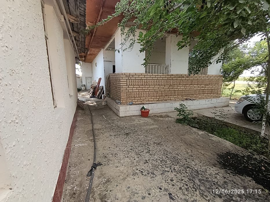 Котеж 11 хонали уй сотилади