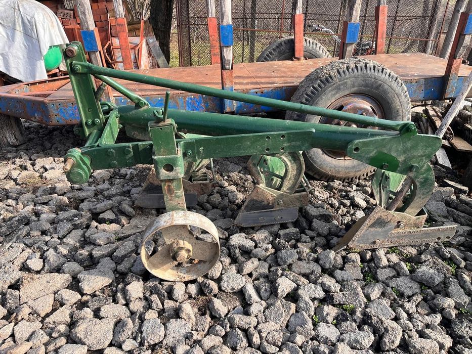 Vând plug pp3/pp4 românesc tractor u650