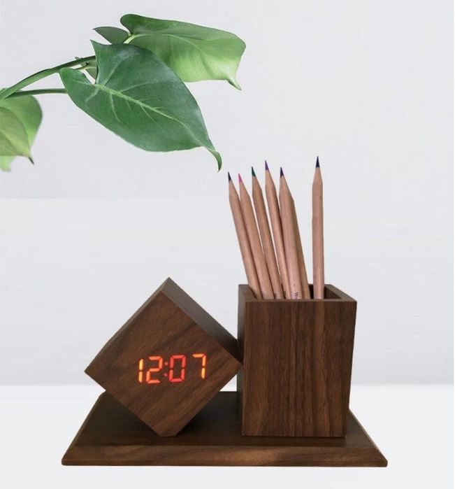 Органайзер и LED часовник с няколко показателя 2 в 1