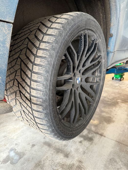 285/35/21 и 325/30/21 гуми спорт пакет BMW X5 X6 дот 2025 Yokohama