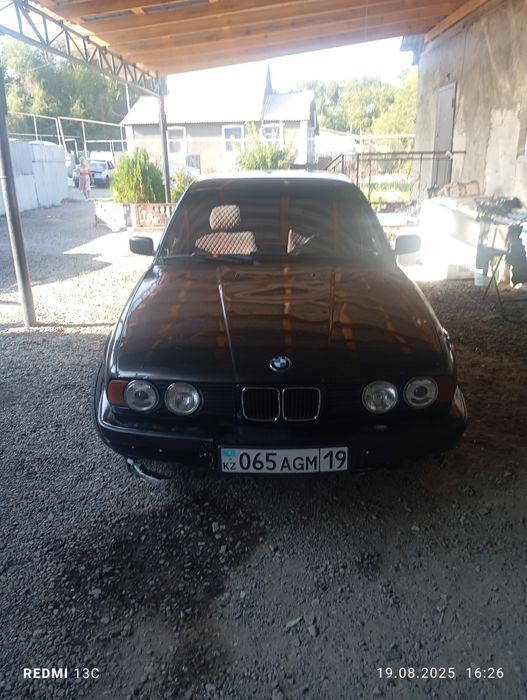 Продам автомобил бмв 520