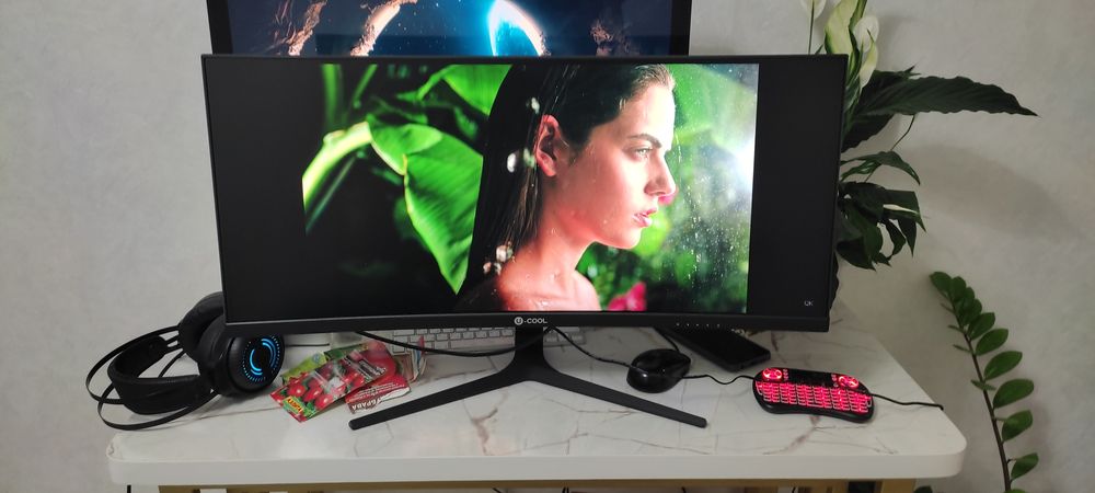 Монитор 30 диагональ