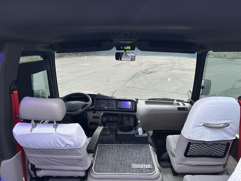 Панель , торпедо на тойоту коастер