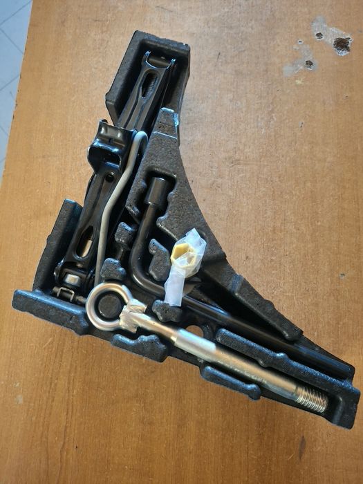 Cric Peugeot 2008 Citroen C4 DS Cactus  C5 2016-