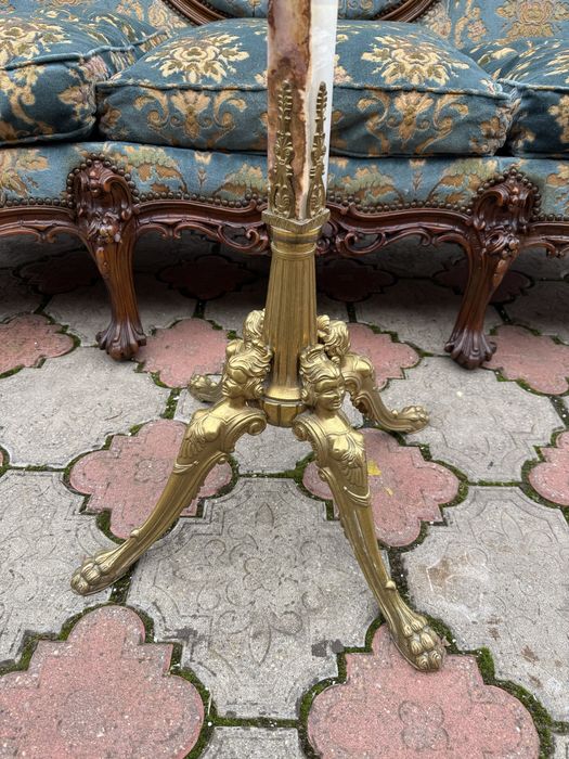 Cuier deosebit din onix si elemente bronz