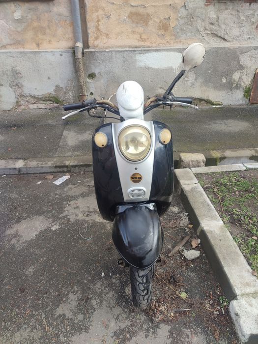 Vând sau schimb scuter 50cc