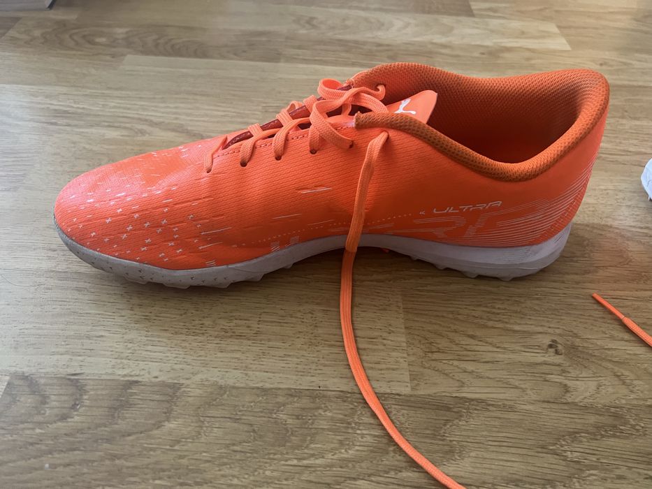 adidasi puma  crampoane mici