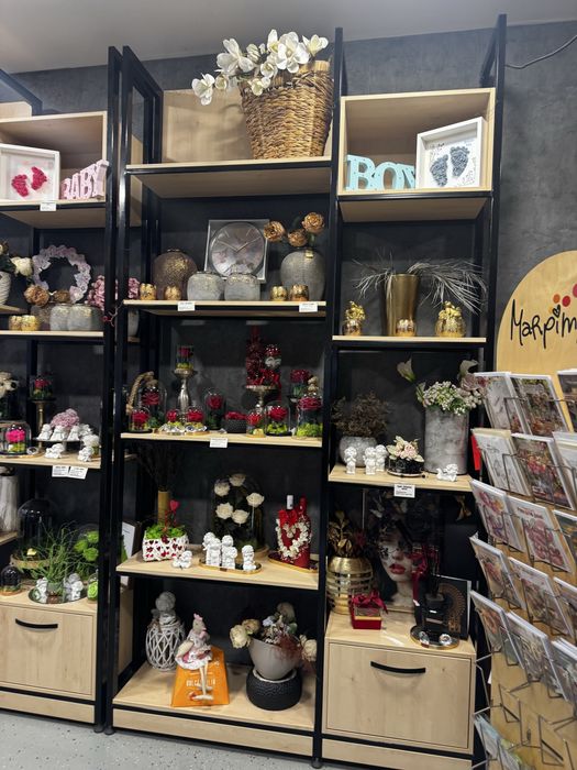 Индустриален стелаж метал + дърво – модерен дизайн