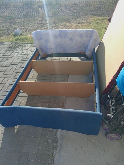 Кровать тахта, очень удобно спать